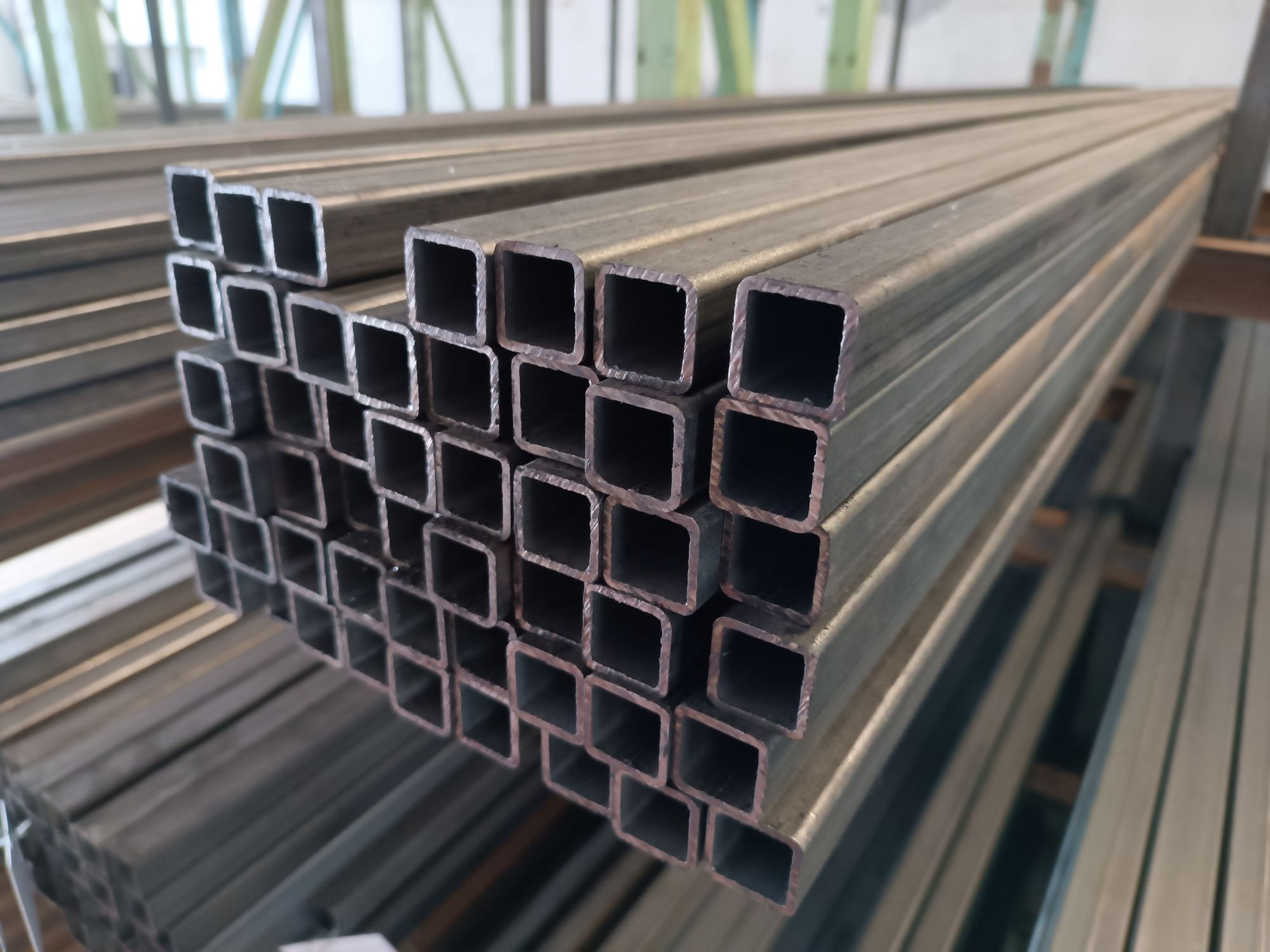 jakel profil uzavretý 25x25x2 mm, L6000mm, S235JR