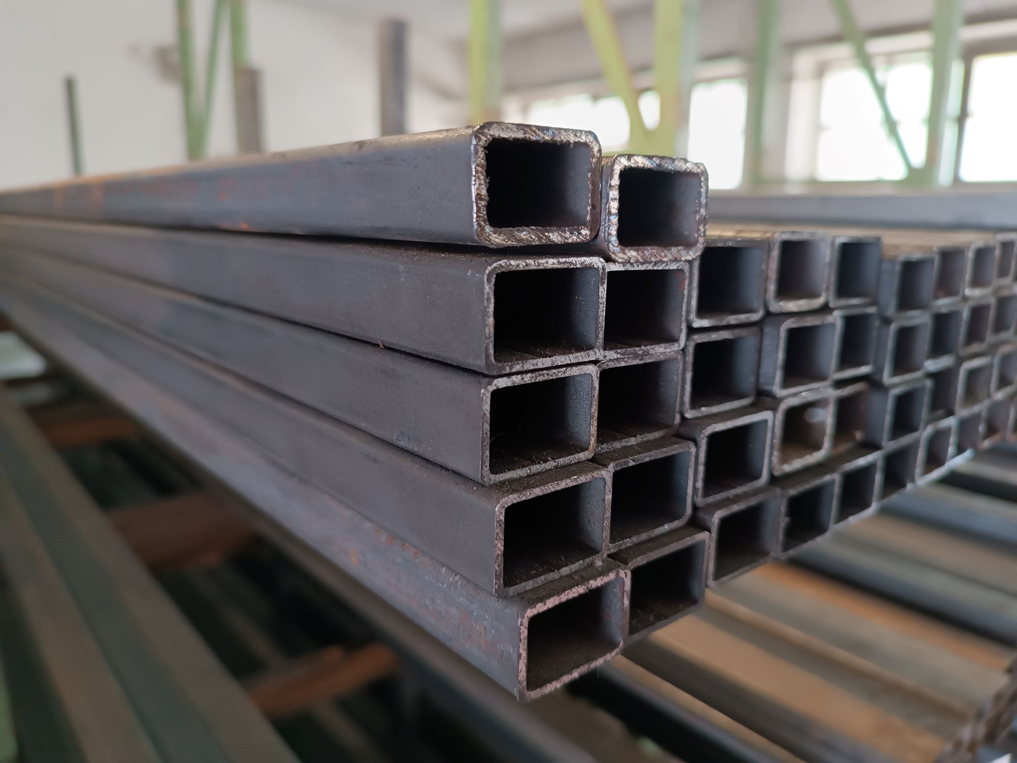 jakel profil uzavretý 30x20x2 mm, L6000 mm, S235JR