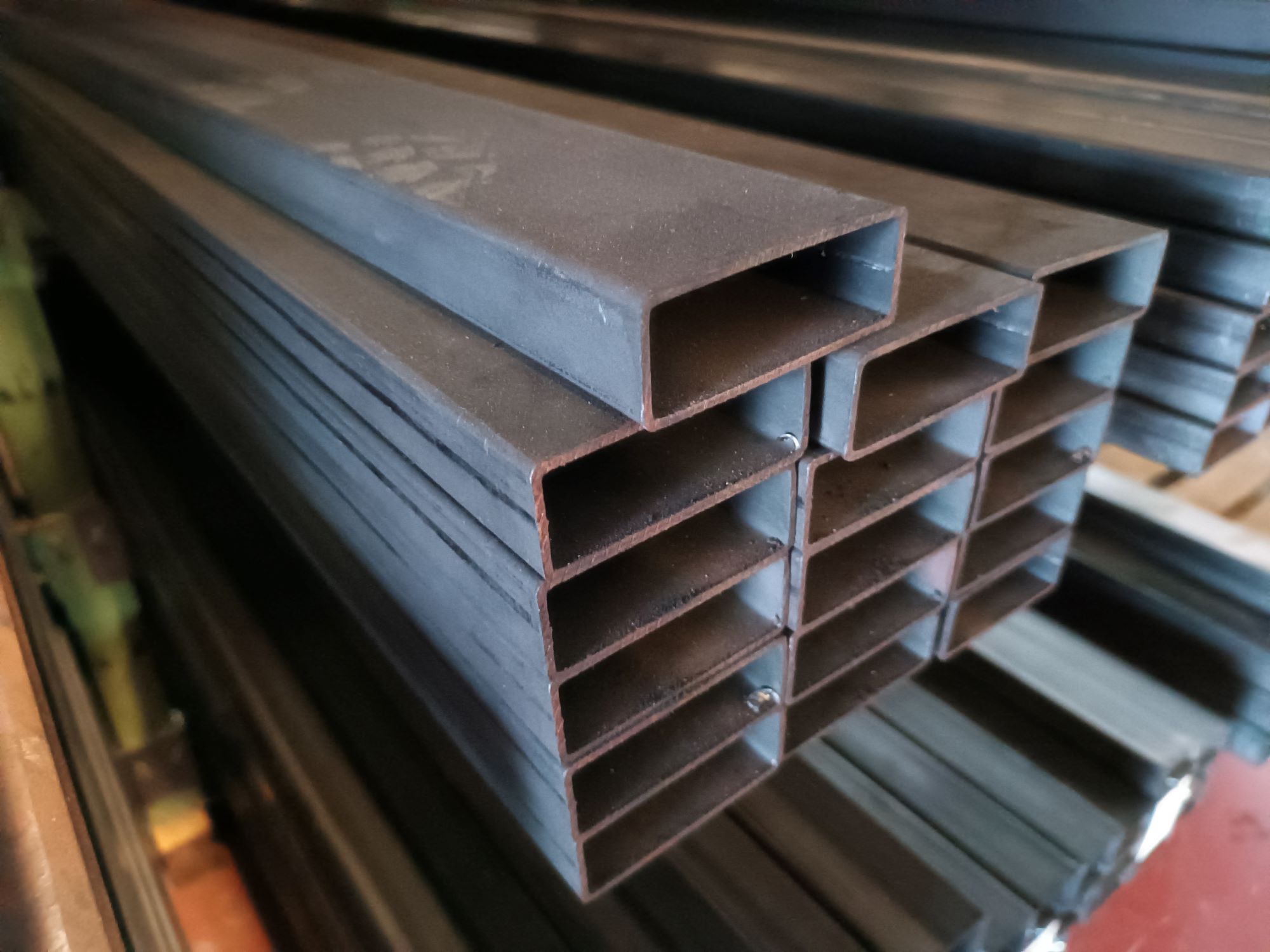 jakel profil uzavretý 80x30x2 mm, L6000 mm, S235JR