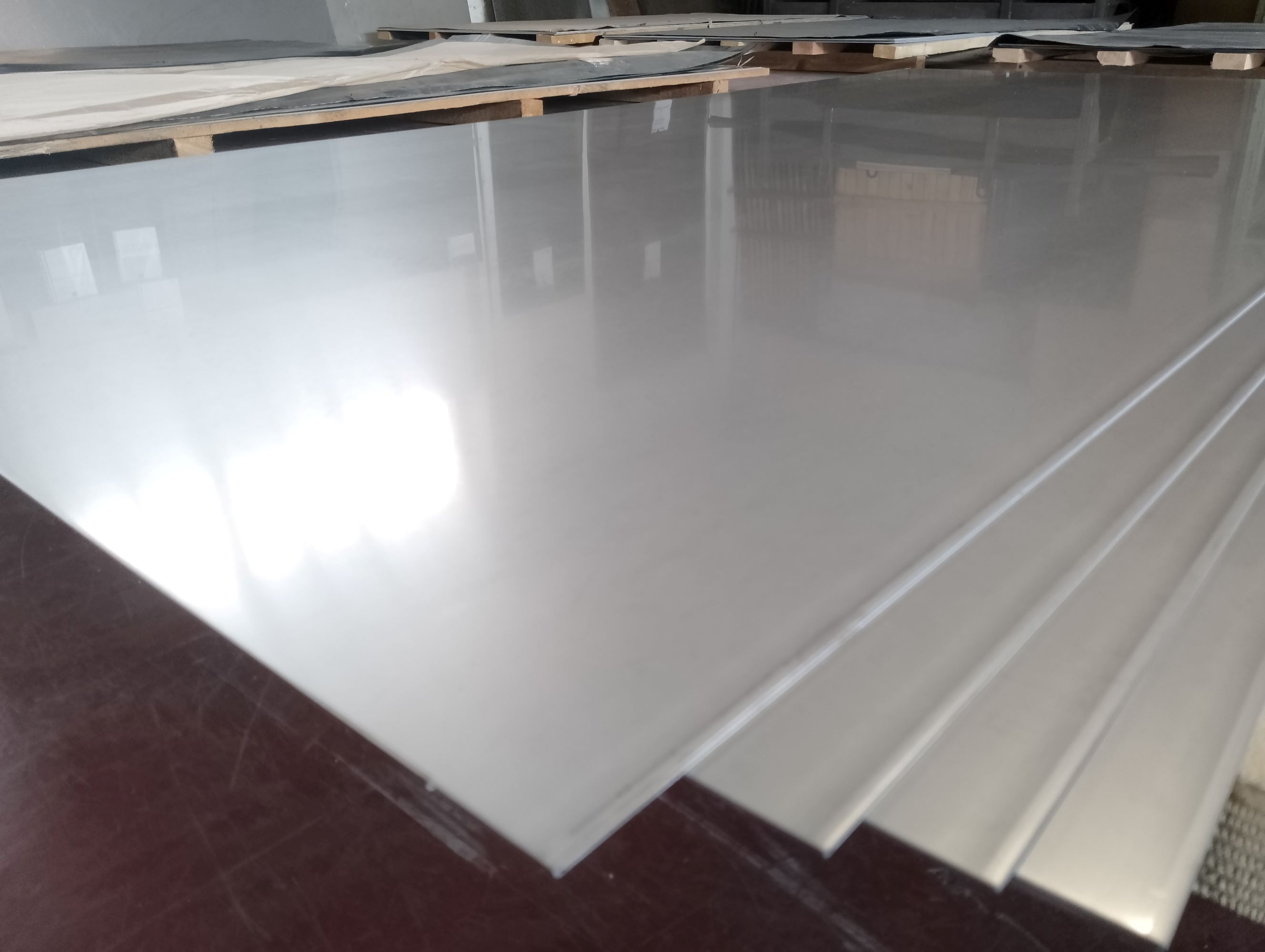 nerezový plech 2,0x1000x2000 mm, akosť 1.4301/304, 2B