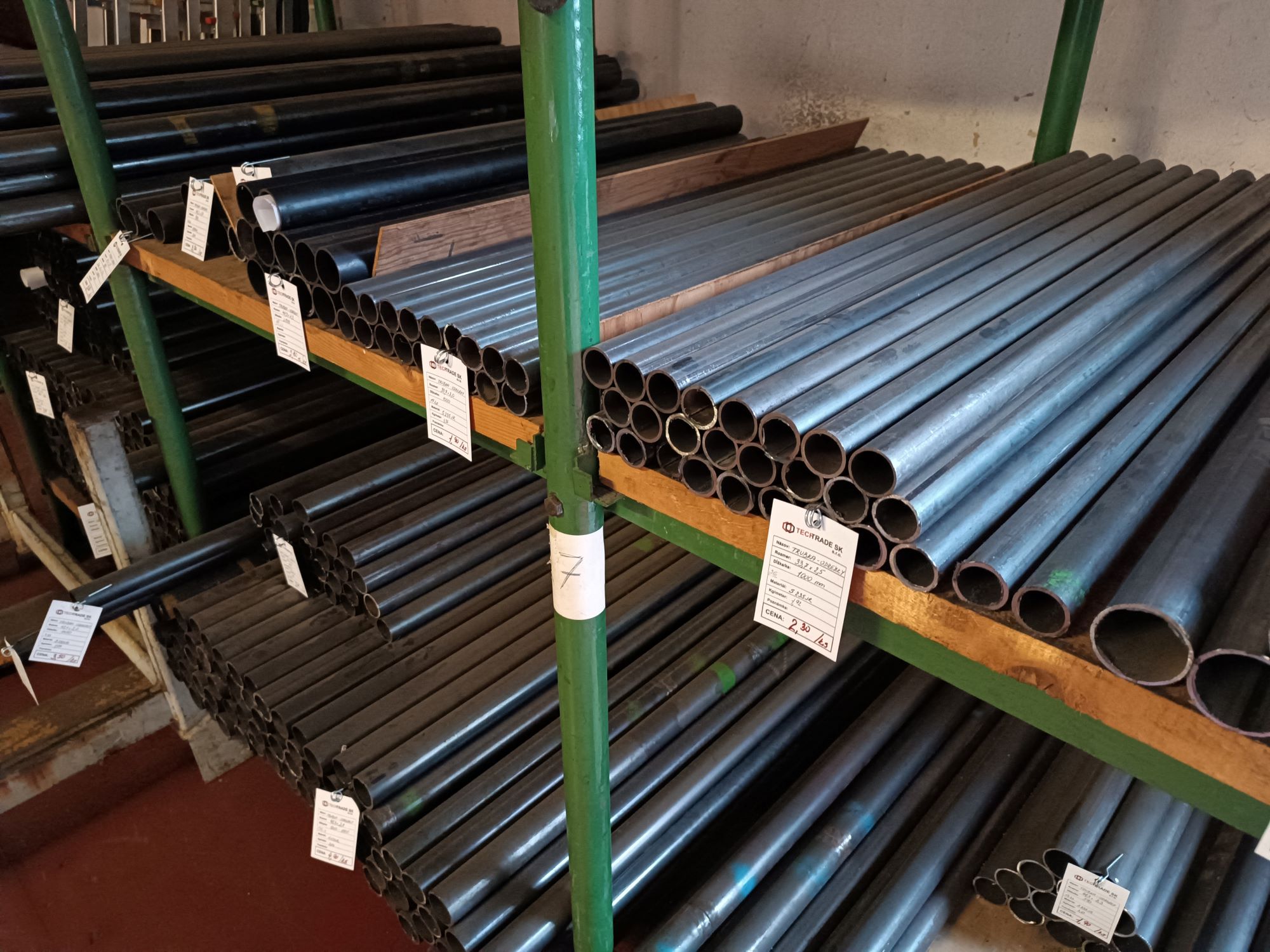 rúra čierna zváraná, konštrukčná 48,3x2,9 mm, dĺžka 850 mm, / 0,85 m /