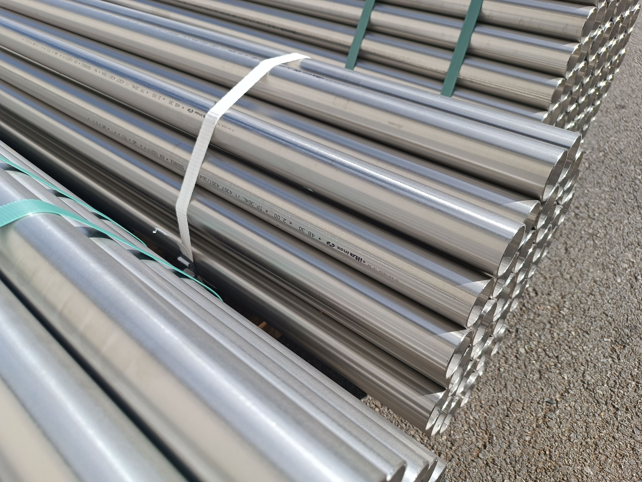 rúra nerezová zváraná  8,0x1,0 mm, L 6000 mm, akosť 1.4301/304, povrch štandard,  EN 10217-7