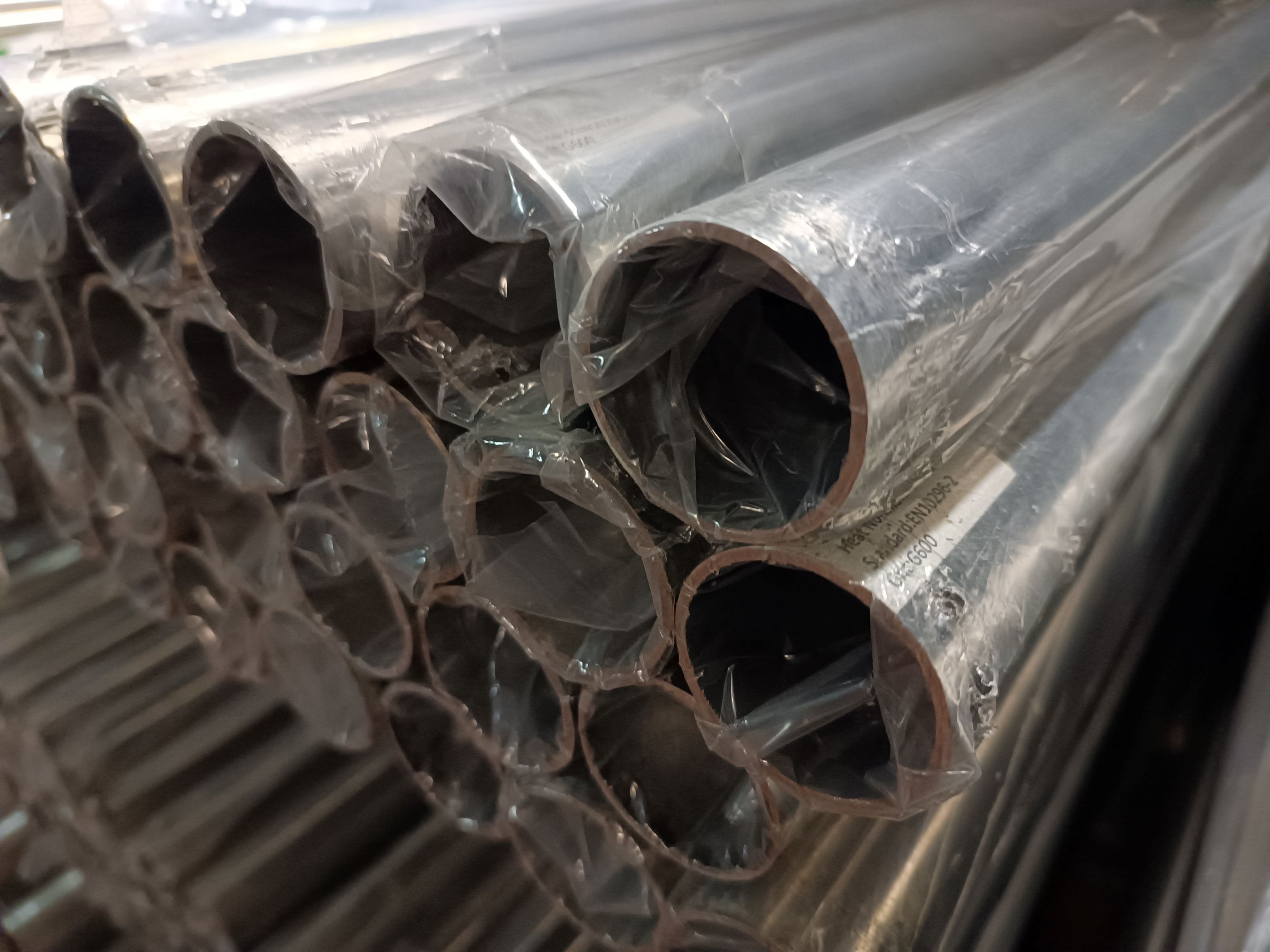 rúra nerezová zváraná 42,4x2,0 mm, L 6000 mm, akosť 1.4301/304, povrch leštená,  EN 10217-7