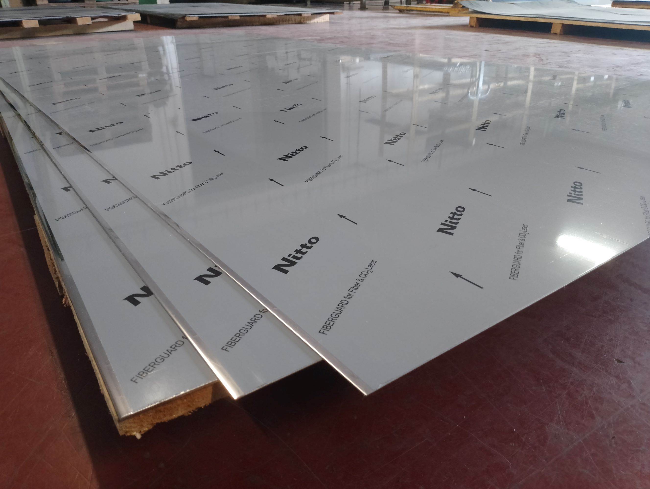 nerezový plech 2,0x1000x2000 mm, akosť 1.4016/430, 2G - brus. K320
