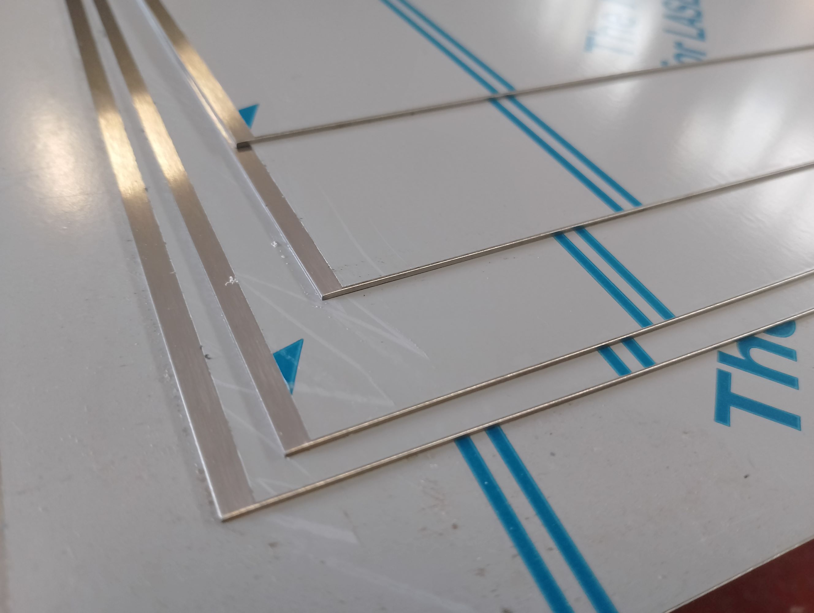 nerezový plech 1,5x1000x2000 mm, akosť 1.4016/430, 2R - leštený + PVC fólia