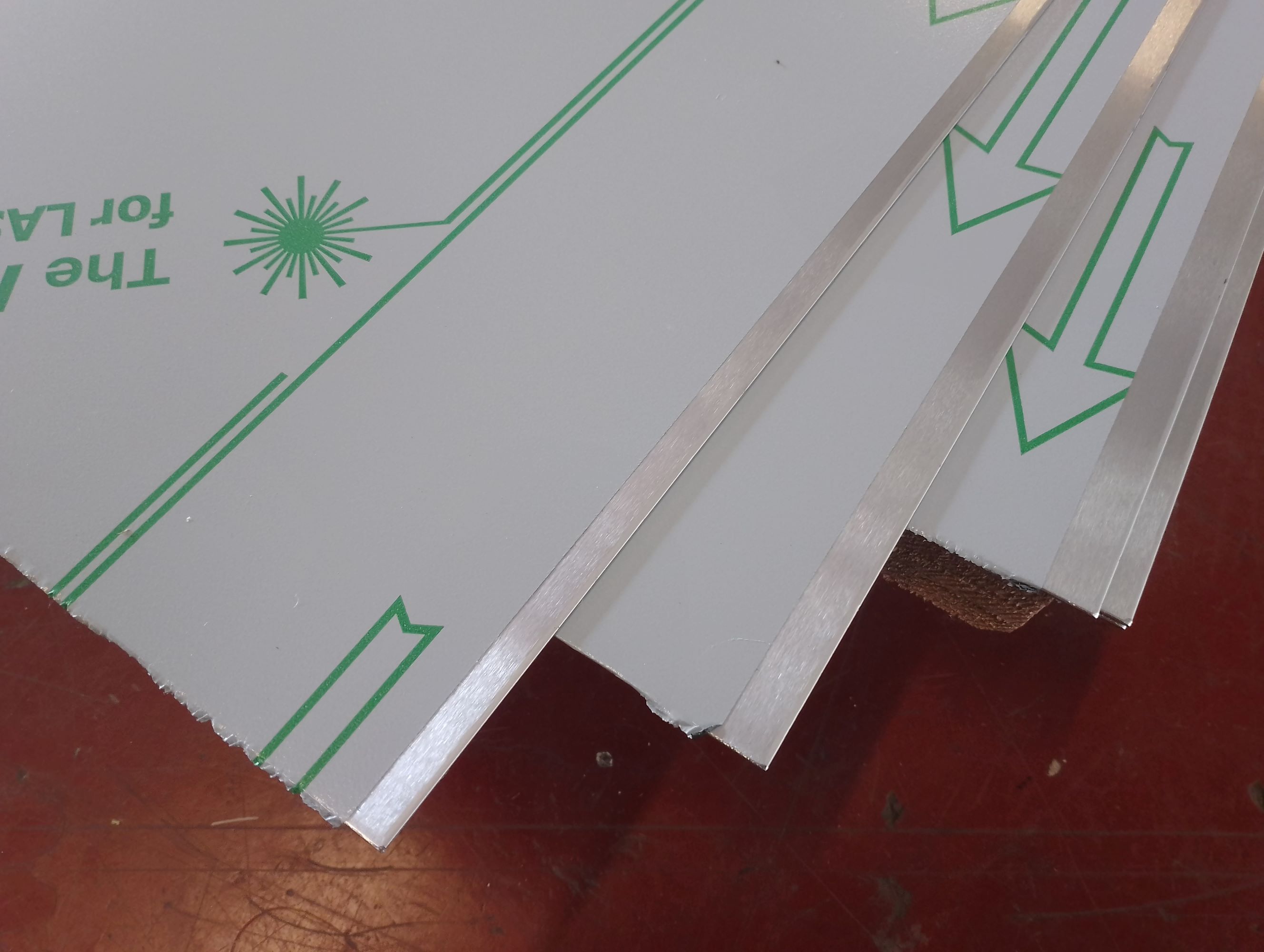 nerezový plech 1,0x1250x2500 mm, akosť 1.4301/304, 2R - leštený + PVC fólia
