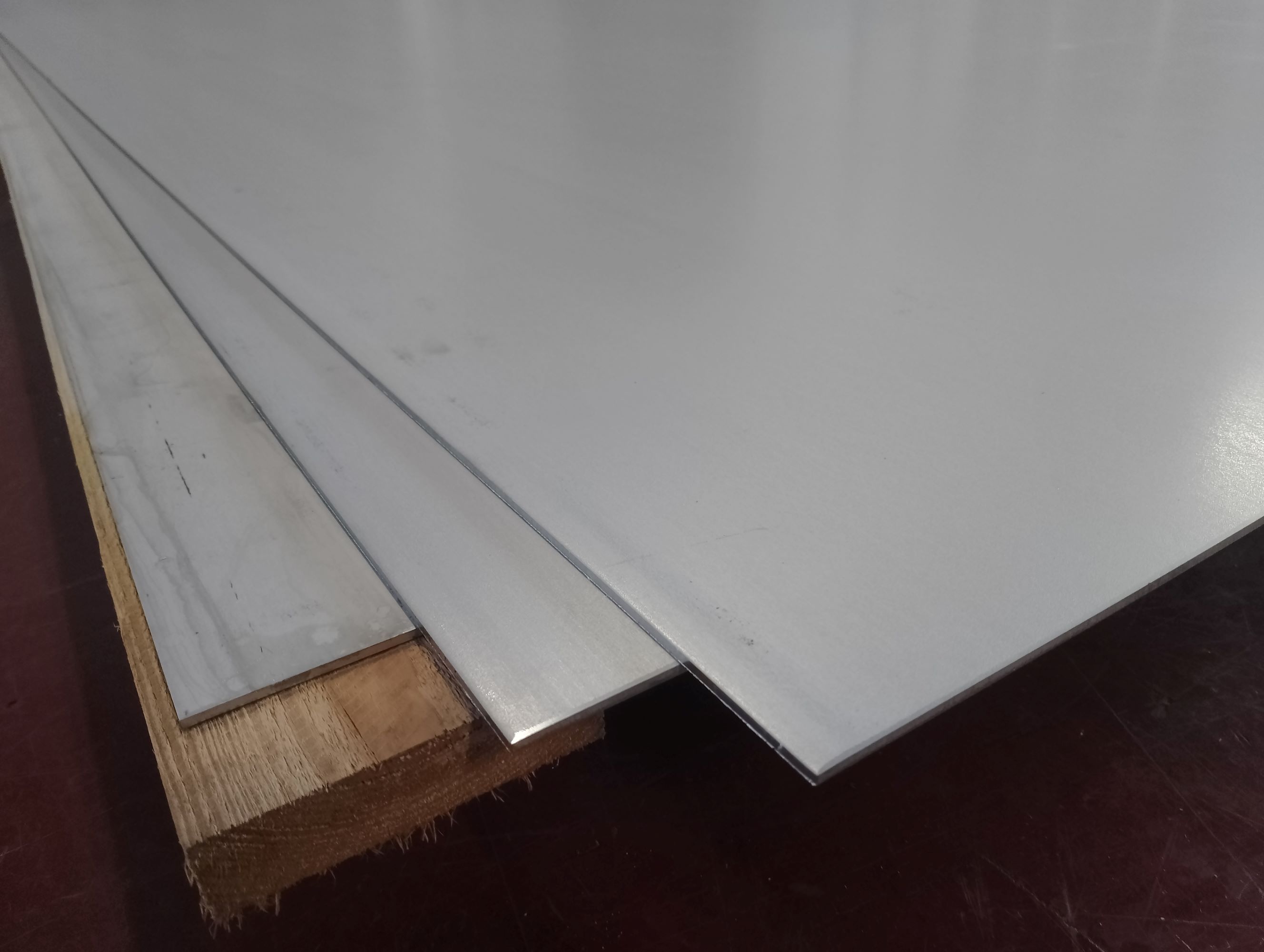 nerezový plech 4,0x1500x3000 mm, akosť 1.4301/304, 2B