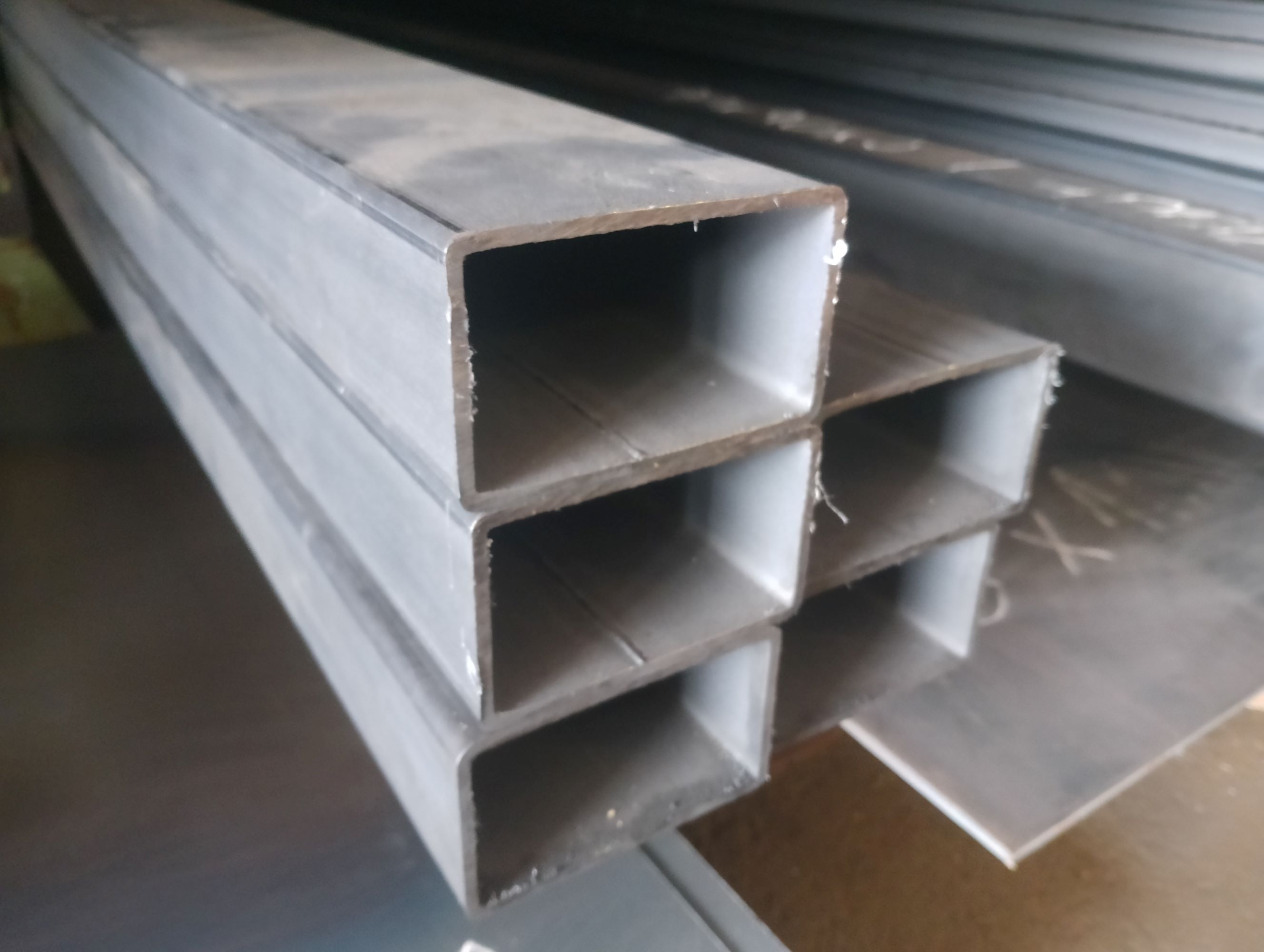 jakel profil uzavretý 140x80x3 mm, L6000 mm, S235JR