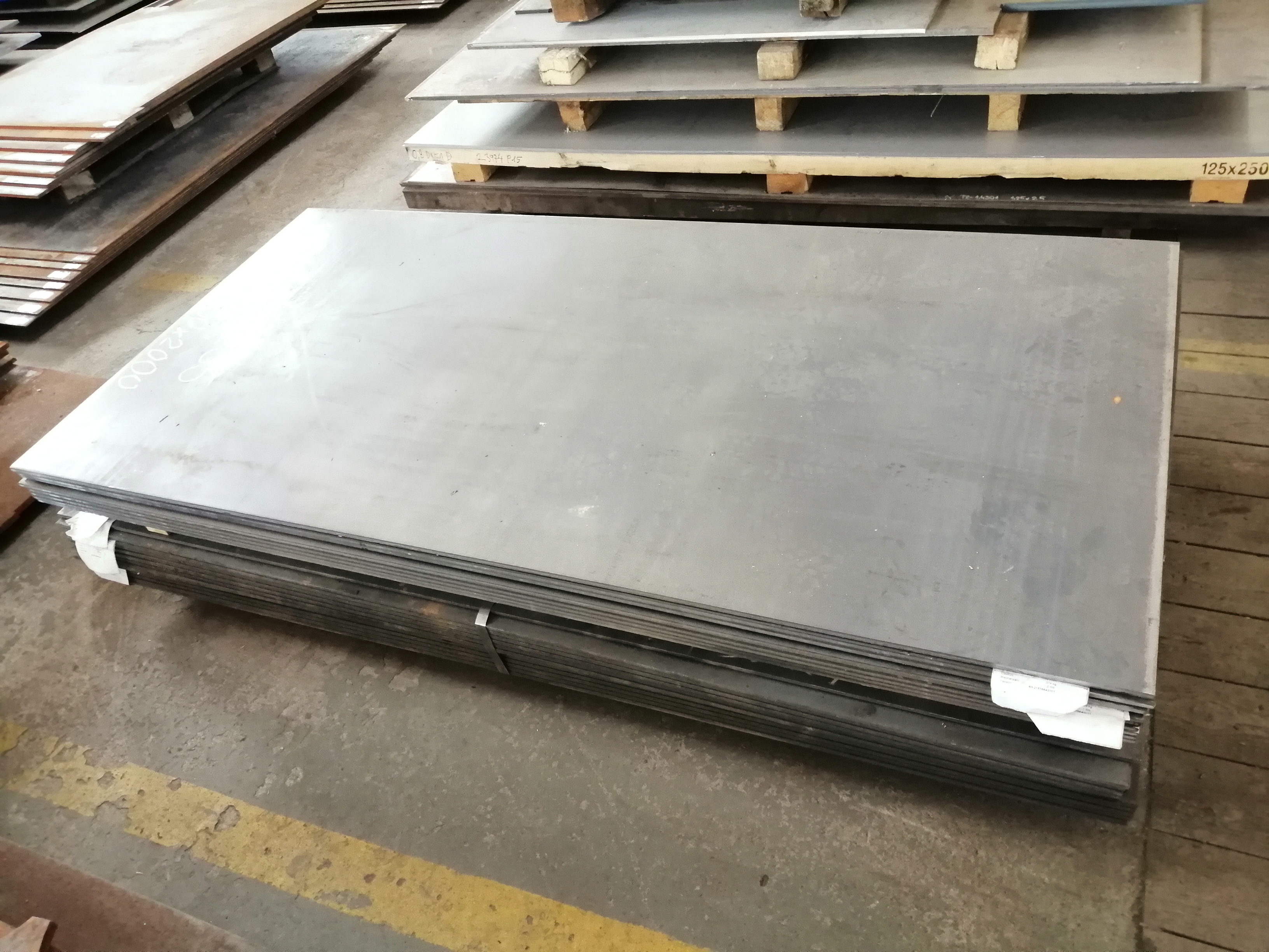 plech 2,5x1000x2000 mm, akosť S235JR+N, za tepla valcovaný
